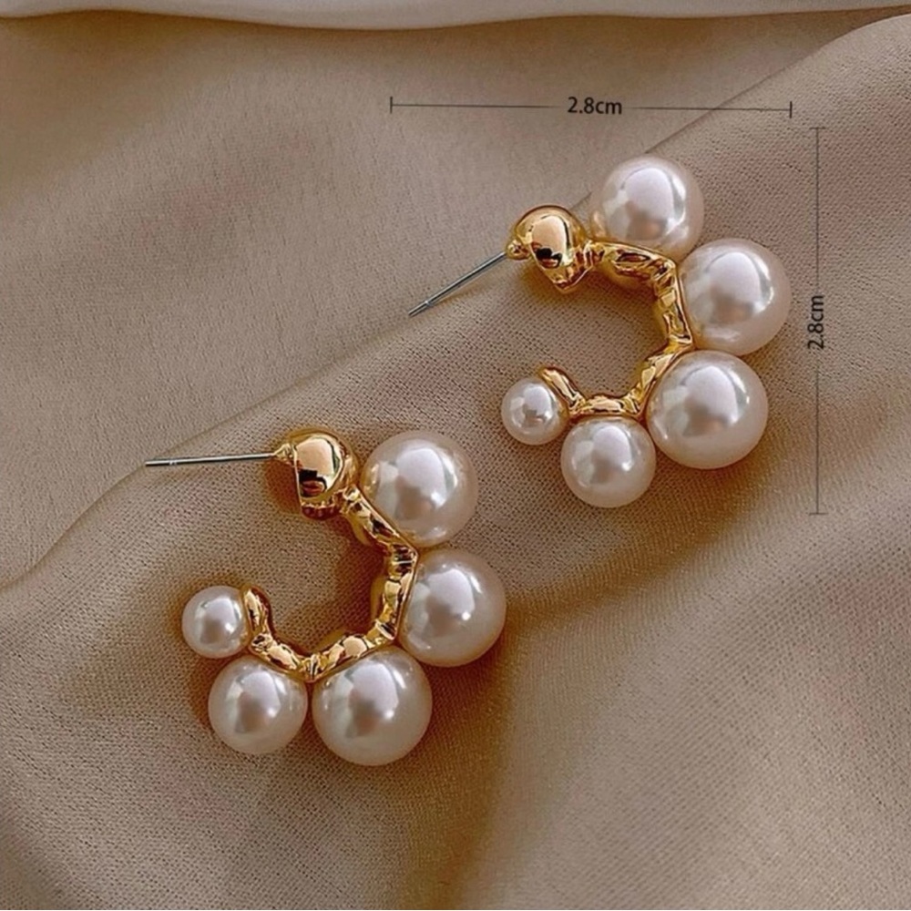 Pearl Small Hoops - Picture 4 of 4